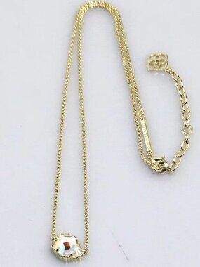 Kendra Scott necklace